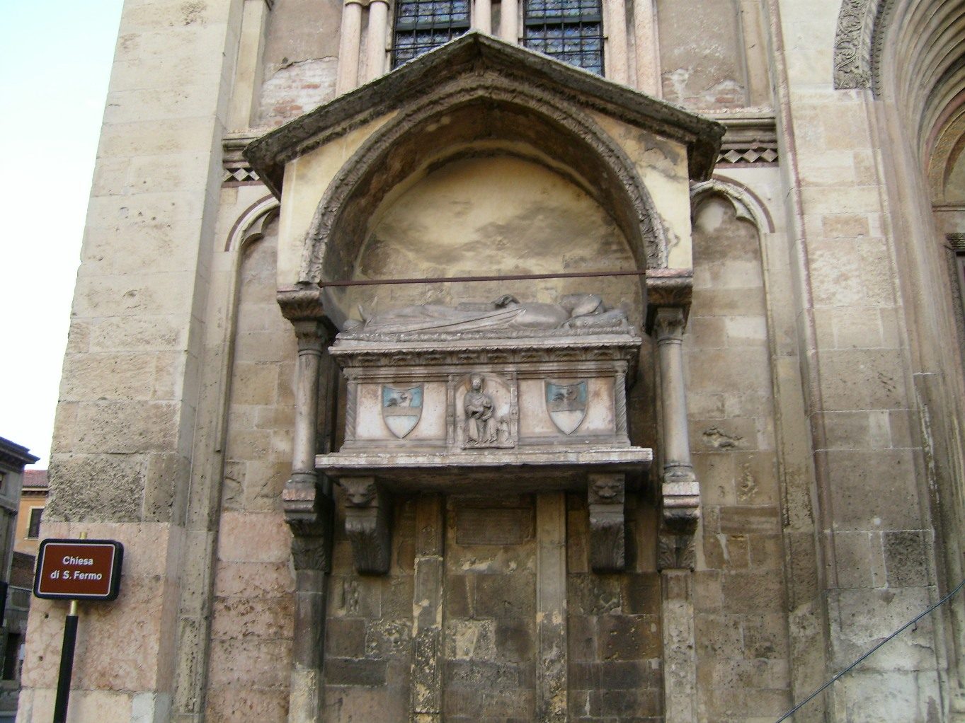 Aventino Fracastoro's tomb, San Fermo Church, Verona.JPG